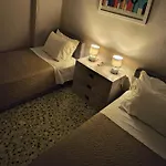 4 Guests - Veneris In Chania