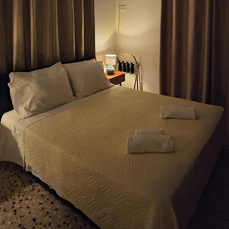 4 Guests - Veneris In Chania Апартаменти