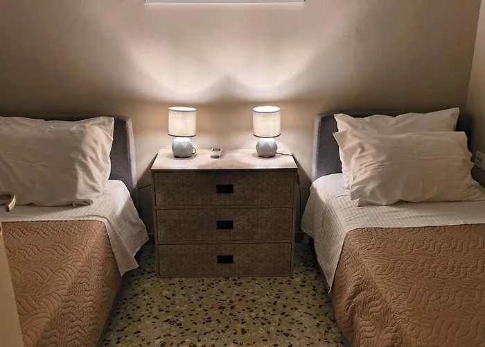 4 Guests - Veneris In Chania Lägenhet