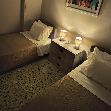 4 Guests - Veneris In Chania