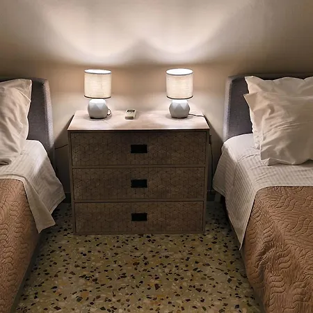4 Guests - Veneris In Chania * Chania (Crete)