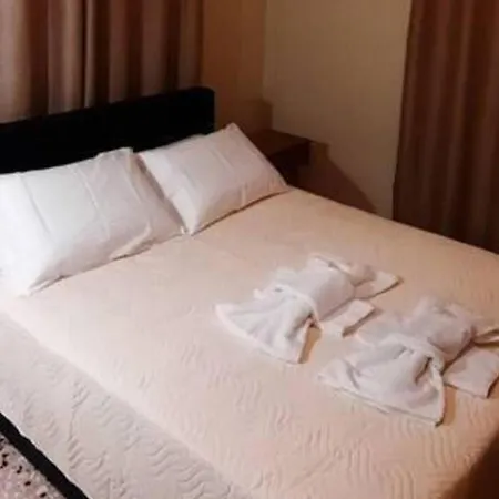 4 Guests - Veneris In Chania * Hanya