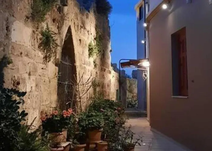 4 Guests - Veneris In Chania * Chania (Crete)